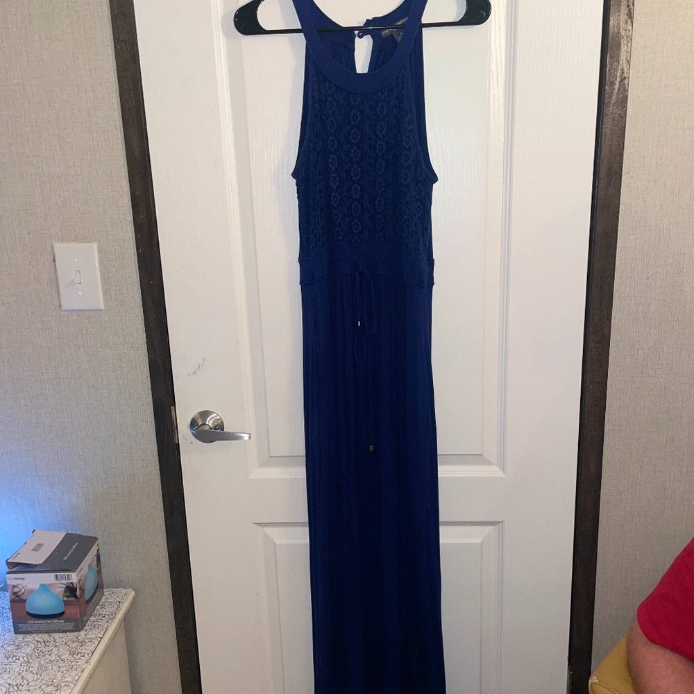 Stunning Halter Maxi Dress!!